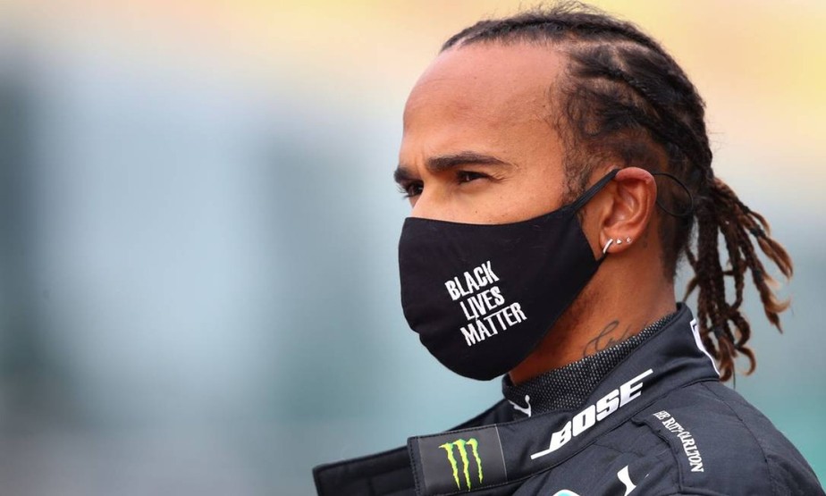 Lewis Hamilton admitiu vontade de manter carreira na Fórmula 1 após cogitar aposentadoria