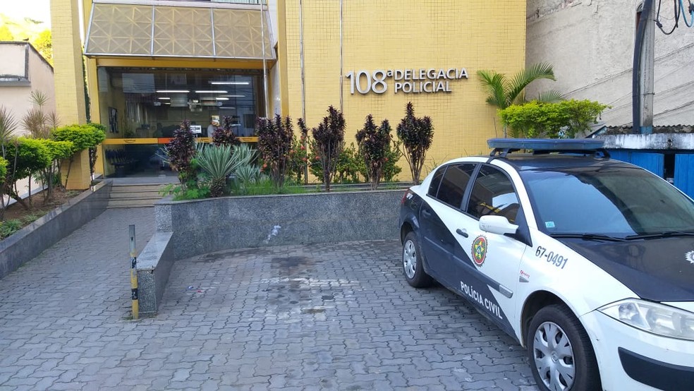 Bandido rende policiais militares e foge com viatura em Três Rios — Foto: Valber Matias/TV Rio Sul