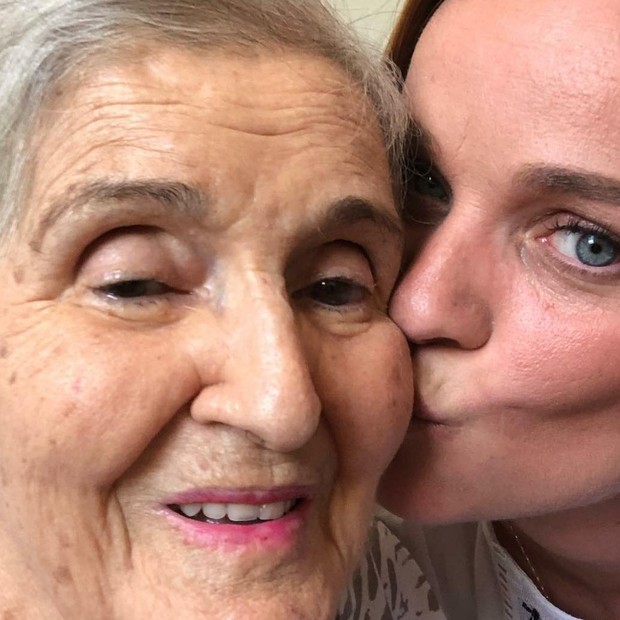 Bruna Di Tullio com a avó (Foto: Reprodução/Instagram)