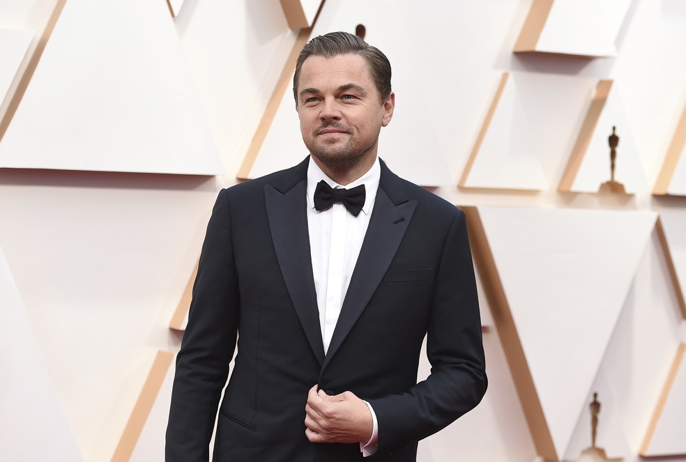 Leonardo DiCaprio no tapete vermelho do Oscar 2020 — Foto: Jordan Strauss/Invision/AP