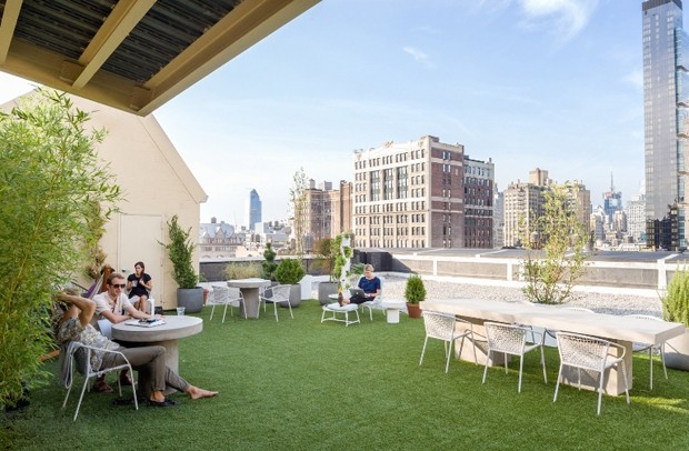 Por fim, o terraço com vista para Manhattan (Foto: Reprodução)
