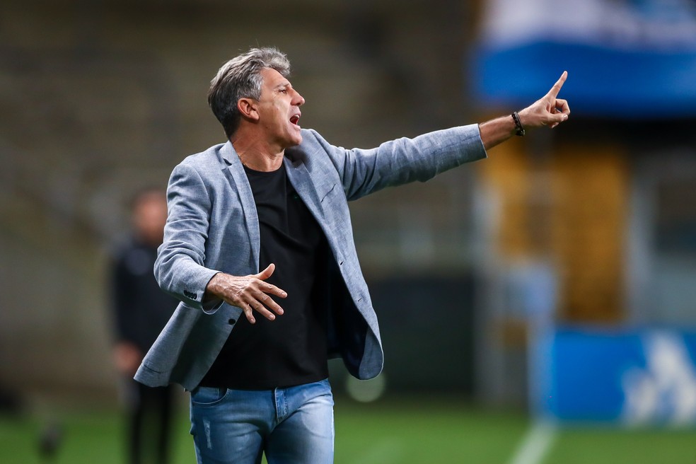 Renato comemora salto do Grêmio na tabela após vitória: Um pulo muito bom