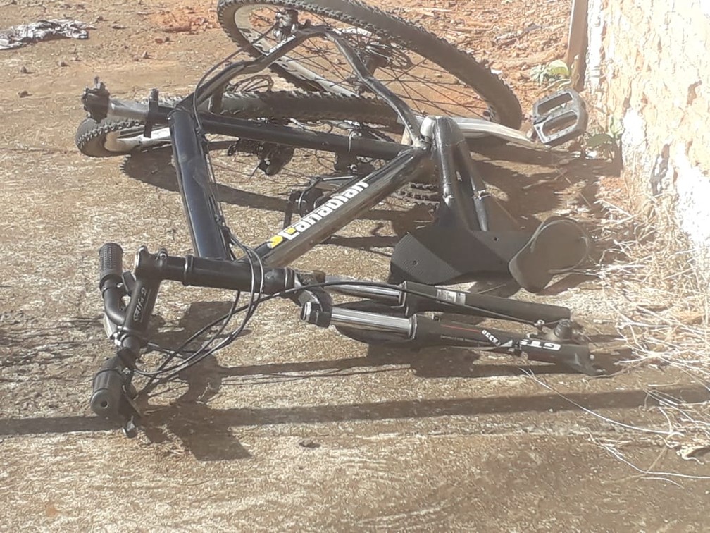 Evelyn Kauani, de 19 anos, morreu atropelada enquanto andava de bicicleta em Santa Bárbara d'Oeste — Foto: Cláudio Mariano/Rádio Brasil SBO