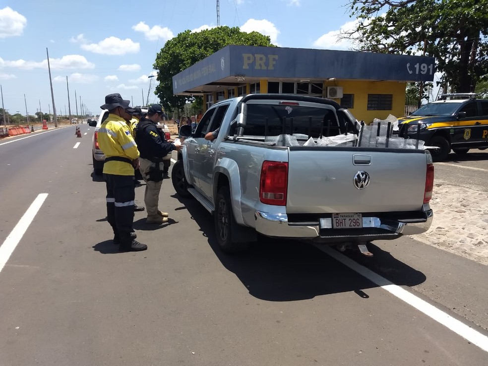 PRF fez fiscalização nas rodovias federais do Piauí.  — Foto: Divulgação/PRF