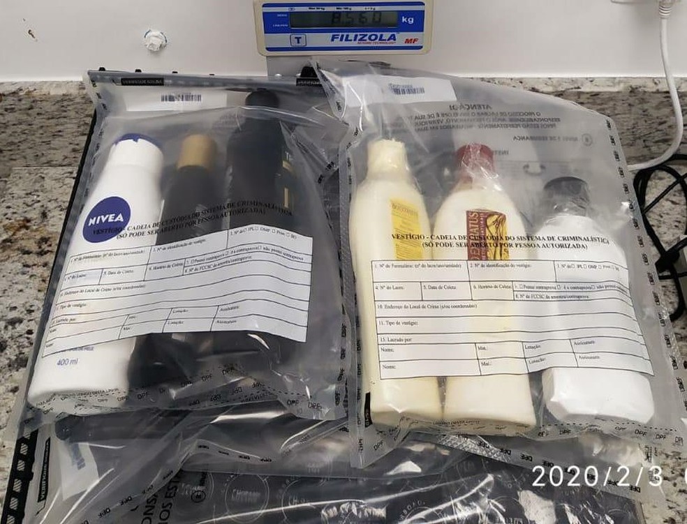 Casal &eacute; preso em aeroporto da BA ao tentar embarcar com mais de 8 kg de coca&iacute;na para Alemanha &mdash; Foto: Pol&iacute;cia Federal/Divulga&ccedil;&atilde;o