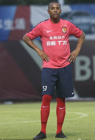 Robinho Guangzhou Evergrande (Foto: Reprodução / Sina.com)