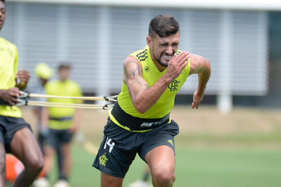 Arrascaeta jogou somente os minutos finais da partida com a LDU, quarta-feira — Foto: Alexandre Vidal/Flamengo