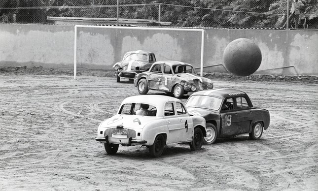 Autobol: Motoristas podiam jogar seus carros contra rivais em disputa por bola