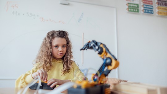 Robótica e programação: 4 benefícios que essas atividades proporcionam às crianças nas escolas