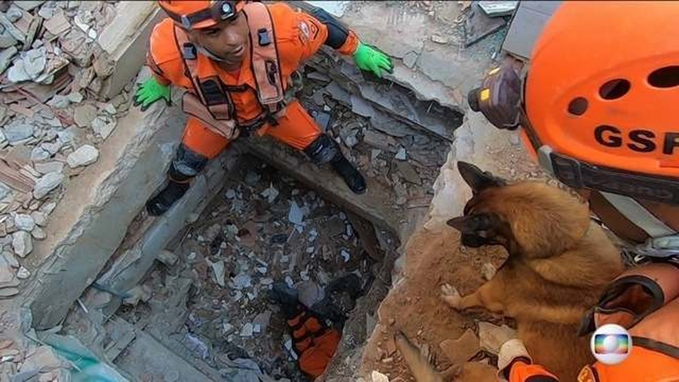 Buscas nos escombros dos pr&eacute;dios que desabaram na Muzema completam cinco dias &mdash; Foto: Reprodu&ccedil;&atilde;o/JN