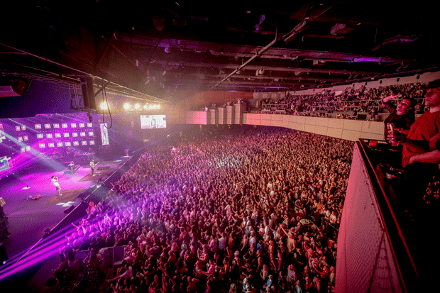 Show de Jorge e Mateus lotado no KM Hall de Vantagens, no Rio de Janeiro (Foto: Samuel Nunes/ Divulgação)