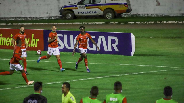 Jefferson fez os dois gols da vitória do Boa Esporte contra o Coimbra pelo Campeonato Mineiro