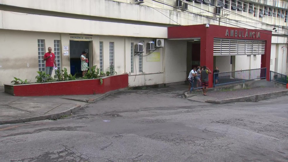 Fachada da emergência do Hospital Getúlio Vargas, administrado pelo Governo do Estado do Rio de Janeiro — Foto: Reprodução TV Globo