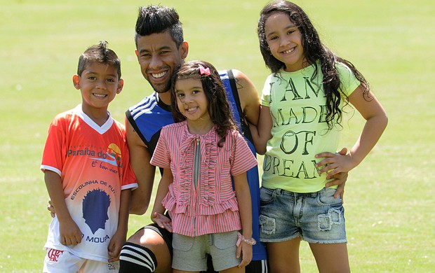 Calejado com números, Léo Moura prevê clássico difícil e equilibrado