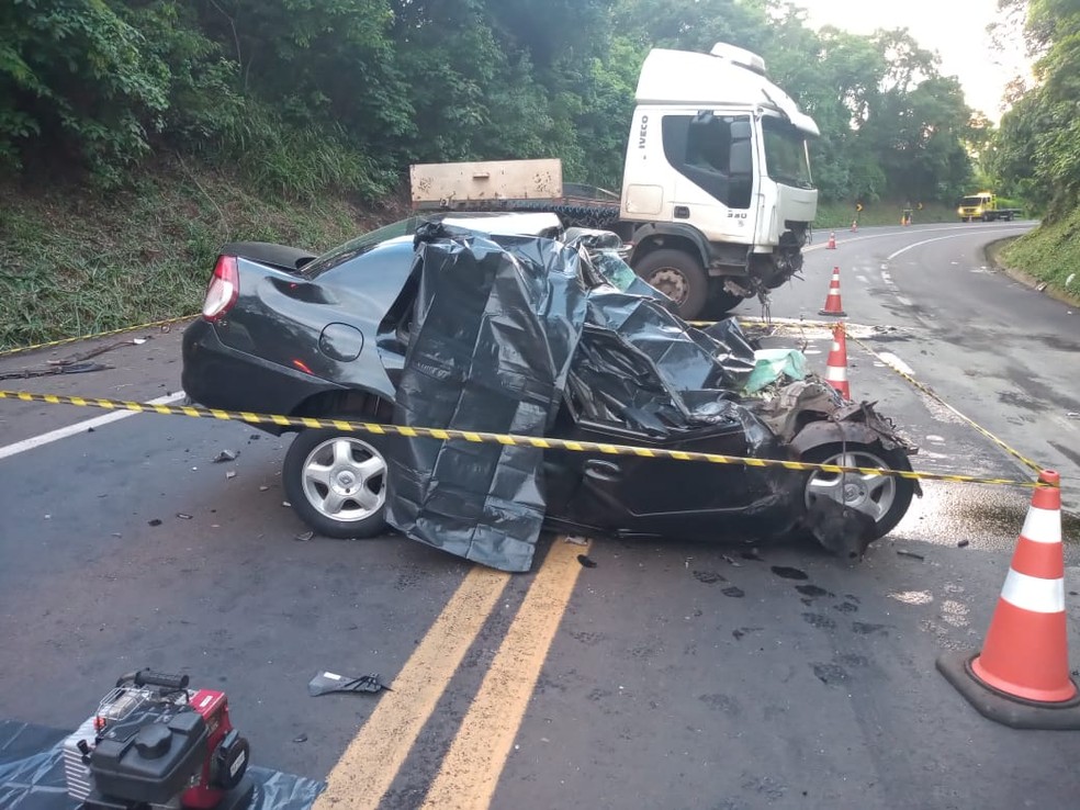 Três pessoas morrem e uma fica gravemente ferida após acidente na BR-277, em Laranjeiras do Sul — Foto: Divulgação/Ecocataratas