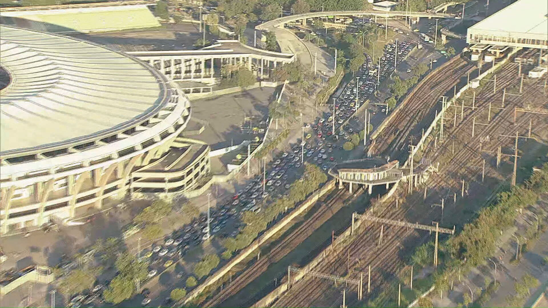 Avenida Radial Oeste vai passar a se chamar Avenida Pelé, anuncia Paes 