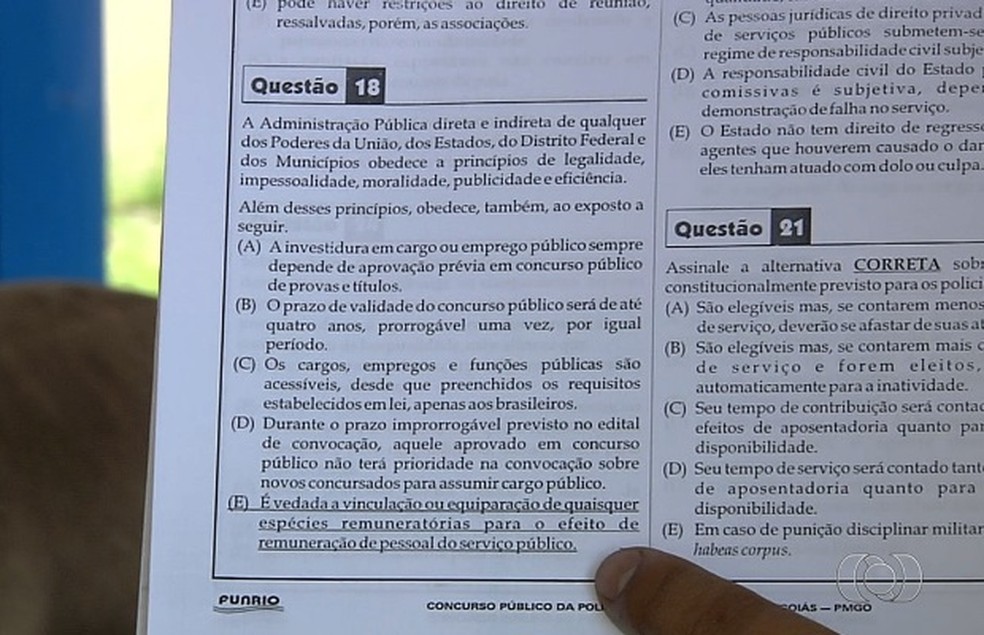 Candidatos denunciam supostas fraudes em concurso (Foto: Reprodução/TV Anhanguera)