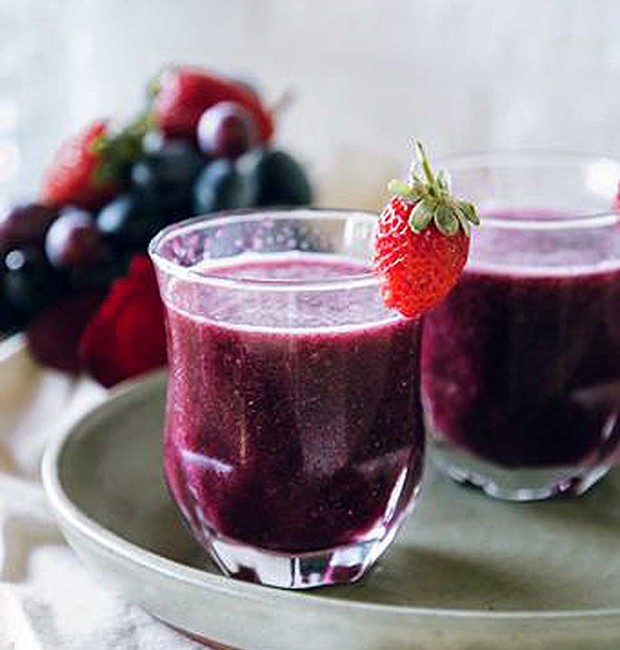 Suco detox de frutas vermelhas é antioxidante, ajuda na imunidade e é ideal para dietas de perda de peso (Foto: Leticia Lima / Divulgação)