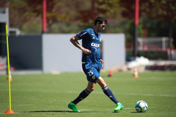 Donatti ganha vaga de Rafael Vaz; Rômulo segue fora contra o Vasco