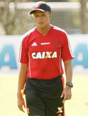 Flamengo confirma saídas de Jayme de Almeida e Paulo Pelaipe