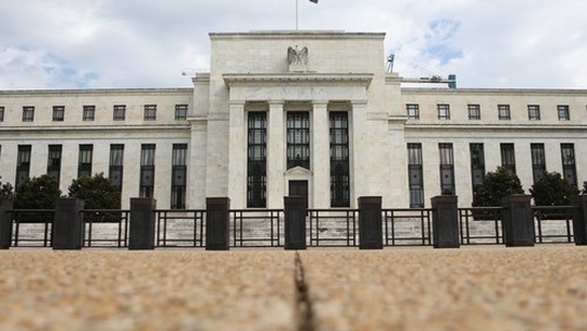 Fed, banco central americano, eleva juros em 0,25 ponto percentual, no 9º aumento consecutivo