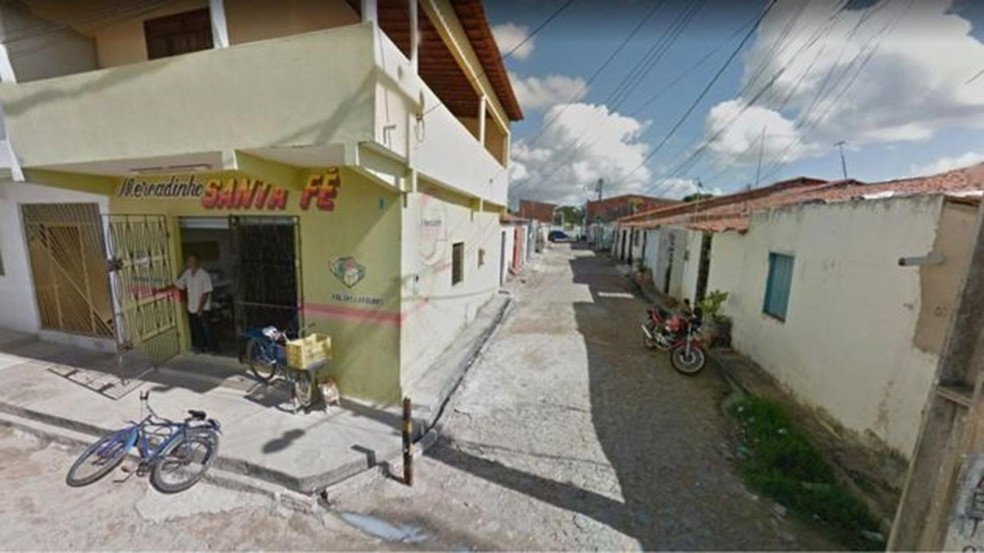Quase 60% dos moradores do conjunto Santa Fé, que está no bairro do Ancuri, não completaram o ensino fundamental — Foto: Reprodução/Google