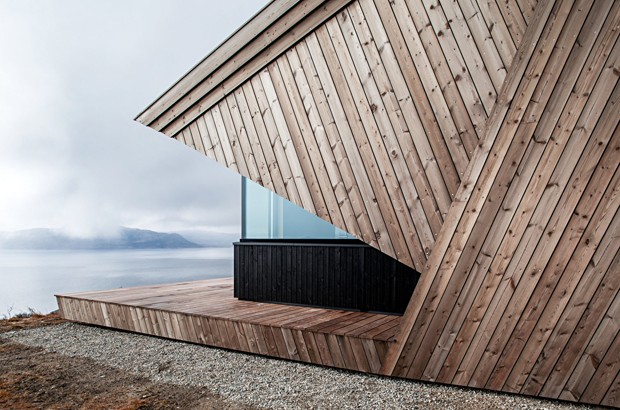 Cabana de madeira impressiona por formas geométricas e vista privilegiada  (Foto: DIVULGAÇÃO / MARTE GARMANN)