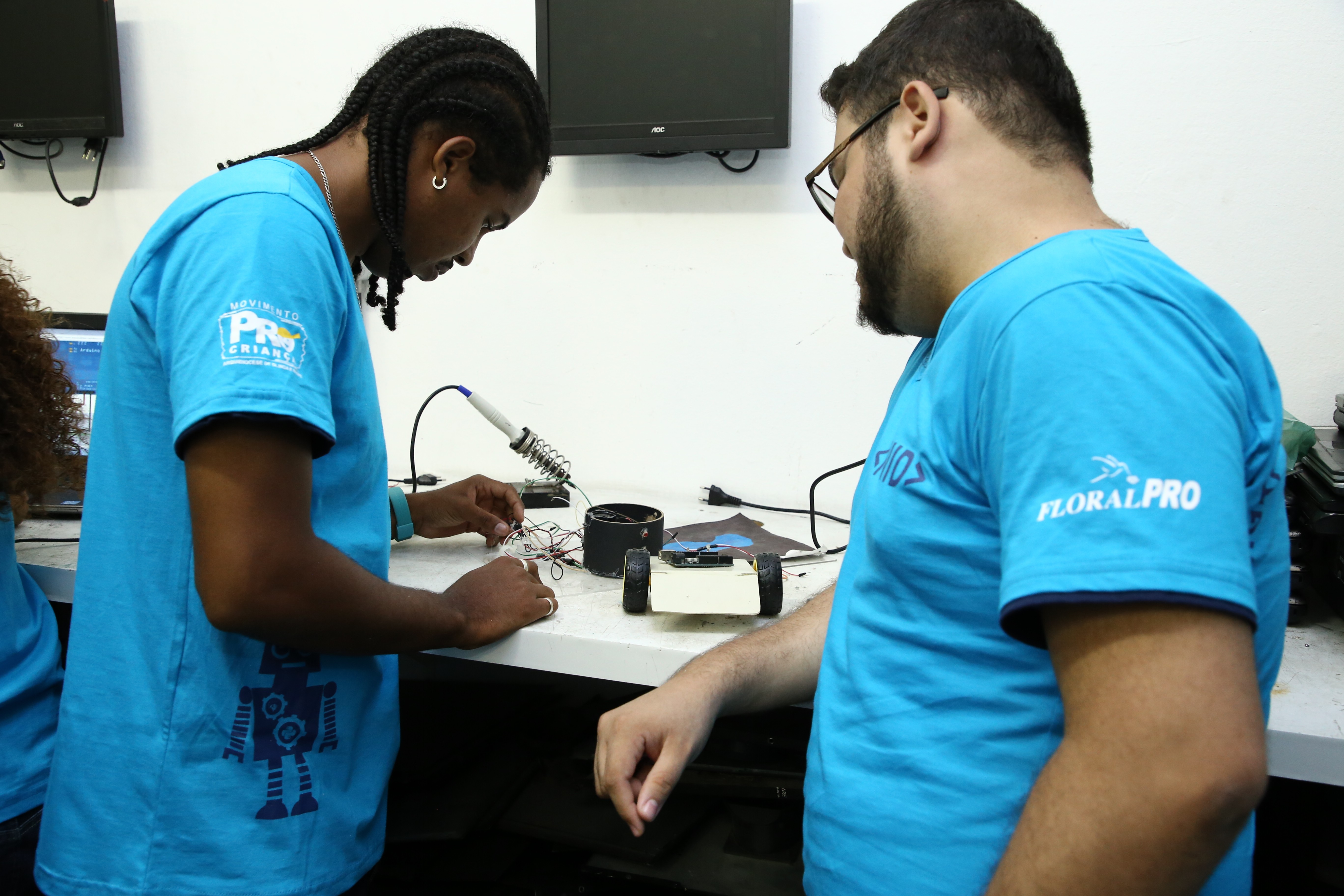 Pró-Criança inscreve para 200 vagas em cursos gratuitos na área de informática, no Recife