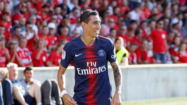 Di María marcou um golaço olímpico na vitória do PSG sobre o Nîmes