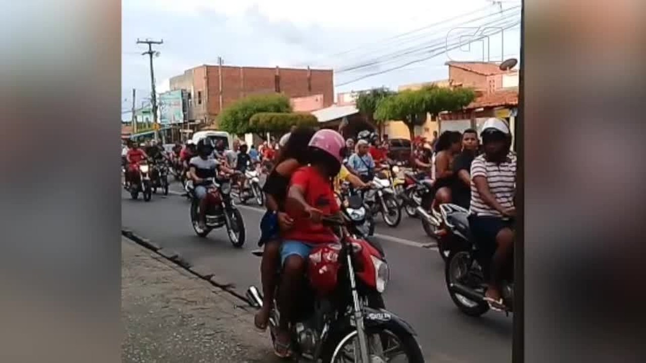 Motociclistas fazem 'rolezinho' em ruas de Teresina e têm motos apreendidas