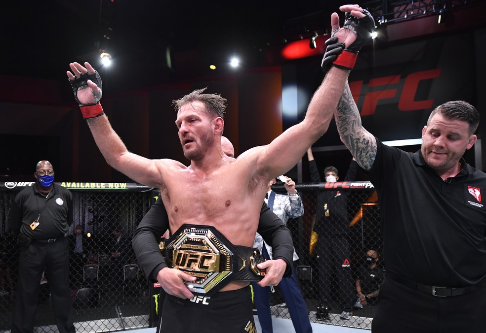 Stipe Miocic mantém o cinturão do peso-pesado do Ultimate — Foto: Getty Images