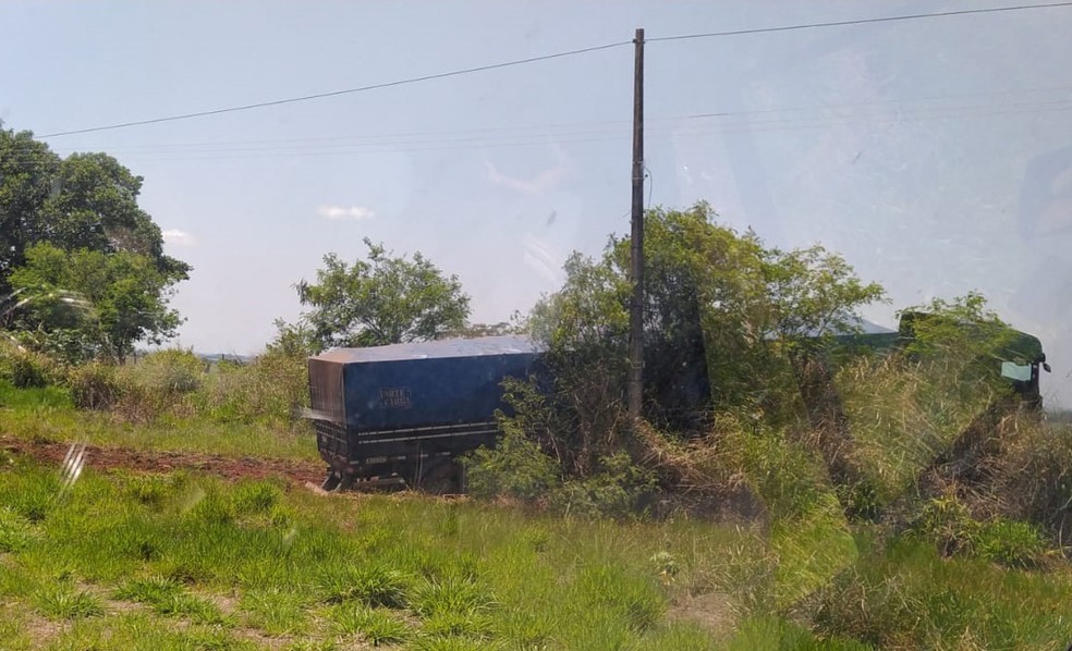 Duas pessoas morreram na Rodovia Júlio Budiski (SP-501), em Álvares Machado (SP) — Foto: Cedida