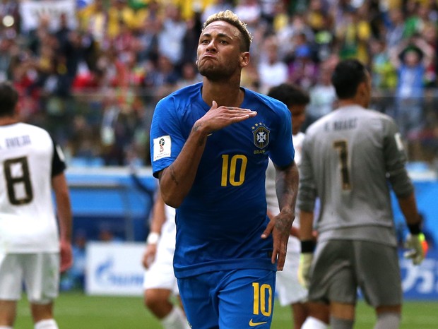 SAINT PETERSBURG, RUSSIA - JUNE 22:  Neymar Jr of Brazil celebrates after scoring his team's second goal during the 2018 FIFA World Cup Russia group E match between Brazil and Costa Rica at Saint Petersburg Stadium on June 22, 2018 in Saint Petersburg, Ru (Foto: Getty Images)