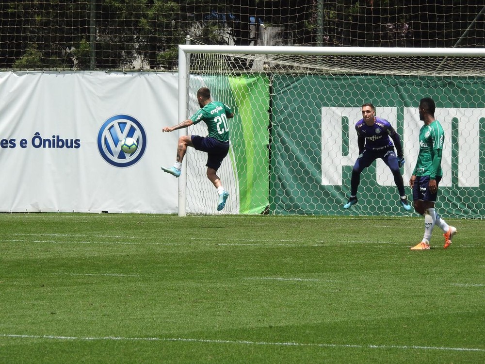 Palmeiras se reapresenta com reservas na Academia; confira possível escalação contra o Botafogo