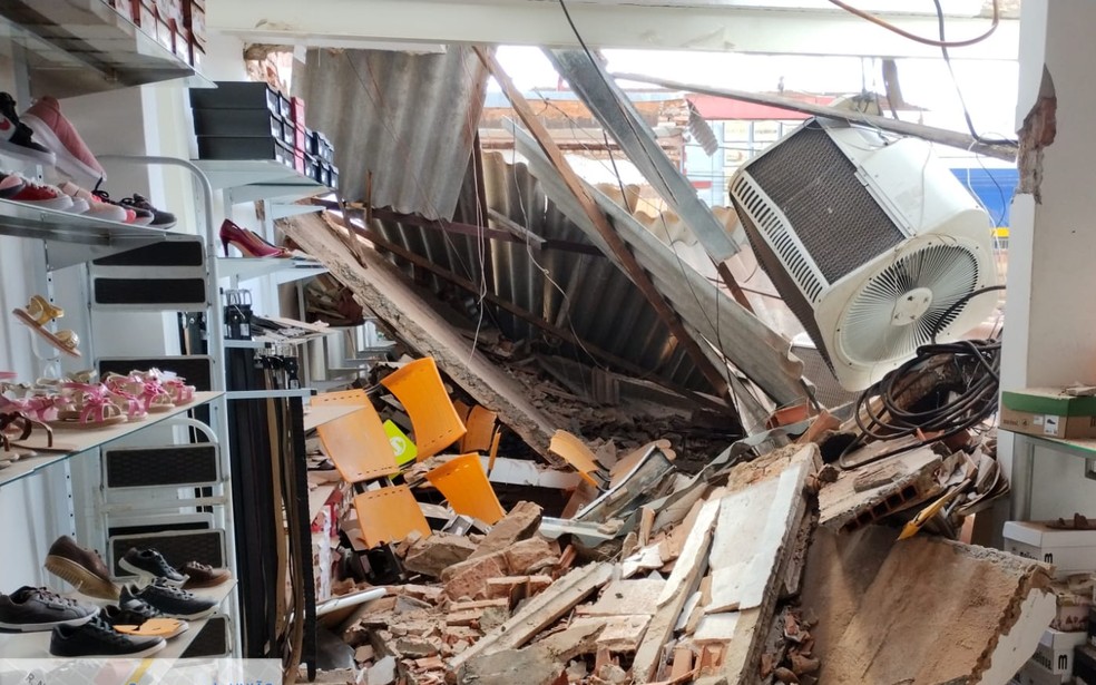 Frutal: Loja de calçados desaba e funcionárias conseguem escapar a tempo  
