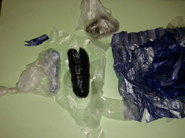 Pacotes de droga e microcelulares foram apreendidos no CDP de Sorocaba  (Foto: Arquivo pessoal)