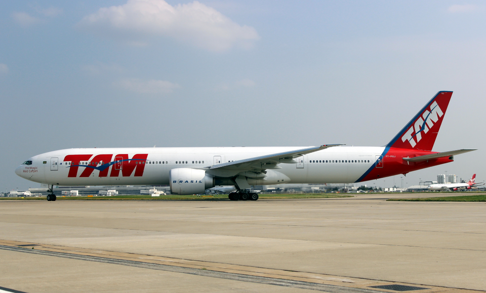 Modelo Boeing 777 utilizado pela Latam no trajeto Guarulhos–São Paulo (Foto: K West/Divulgação)