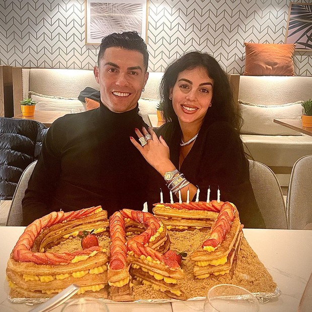 Cristiano Ronaldo conquistou 400 milhões de seguidores no Instagram apenas um dia depois de comemorar seu 37º aniversário (Foto: Reprodução/ Instagram)