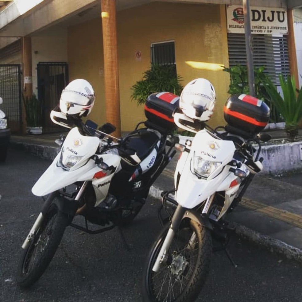 Policiais estavam em patrulhamento na divida entre Santos e S&atilde;o Vicente, quando conseguiram abordar o bando &mdash; Foto: Divulga&ccedil;&atilde;o/Pol&iacute;cia Militar
