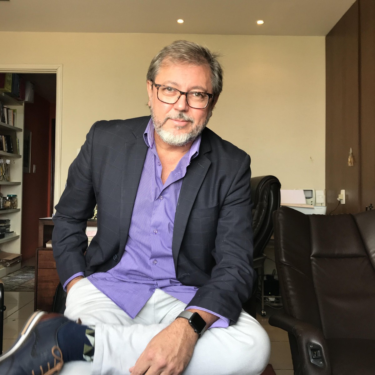 Redes sociais espalham 'epidemia de mal-estar' pela humanidade, diz psicanalista