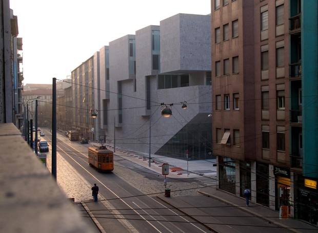 Universita Luigi Bocconi em Milão, na Itália, construída em 2008  (Foto: Federico Brunetti/Divulgação)