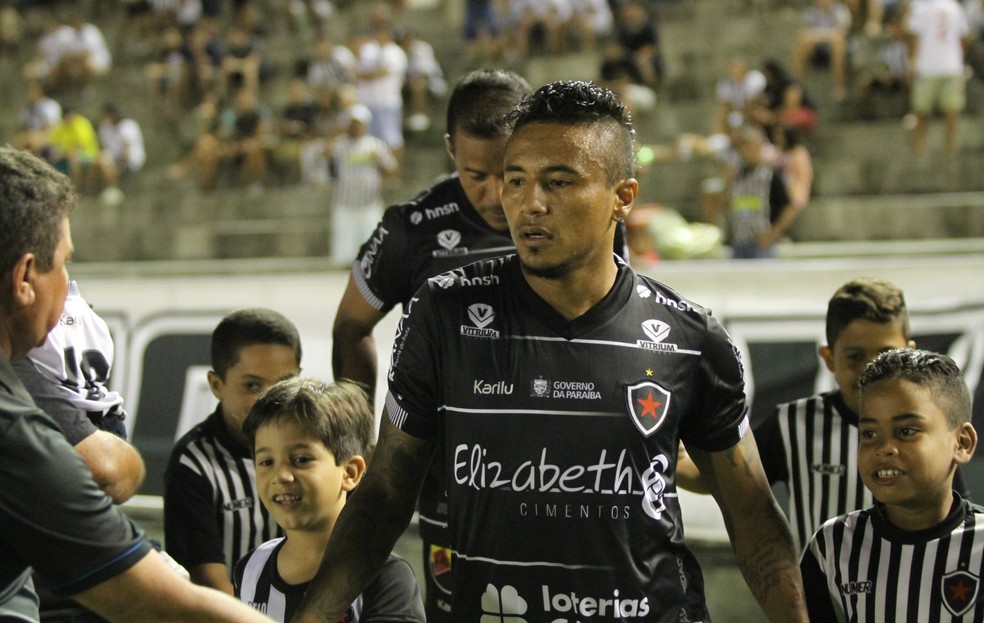 Rogério é um dos jogadores mais regulares do Belo na temporada (Foto: Pedro Alves/GloboEsporte.com)