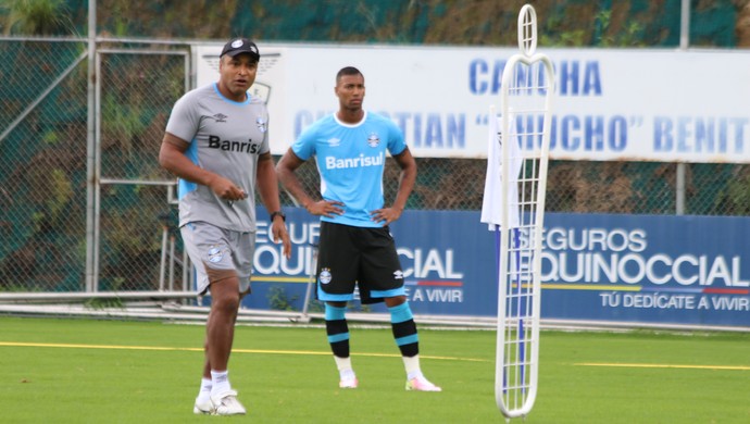 Roger encaminha time do Grêmio com retornos de Walace e Fred contra LDU