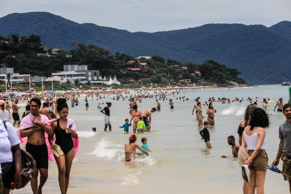 Quinta-feira teve tempo abafado em Florianópolis — Foto: Diorgenes Pandini/ NSC