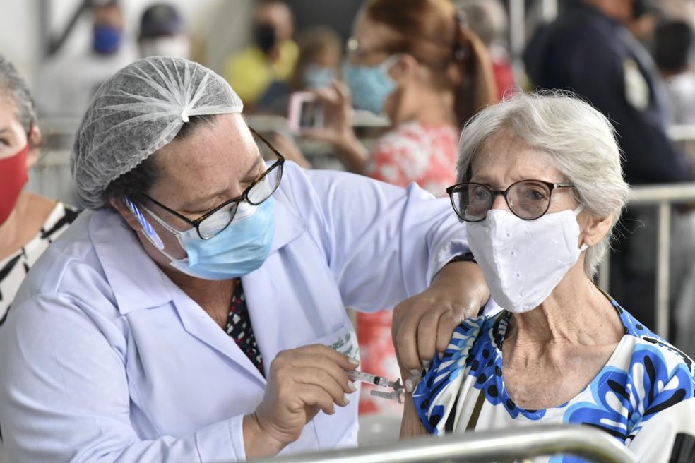 Idosos a partir de 79 anos começam a ser vacinados nesta segunda-feira em Maceió — Foto: Divulgação/Maceió Shopping