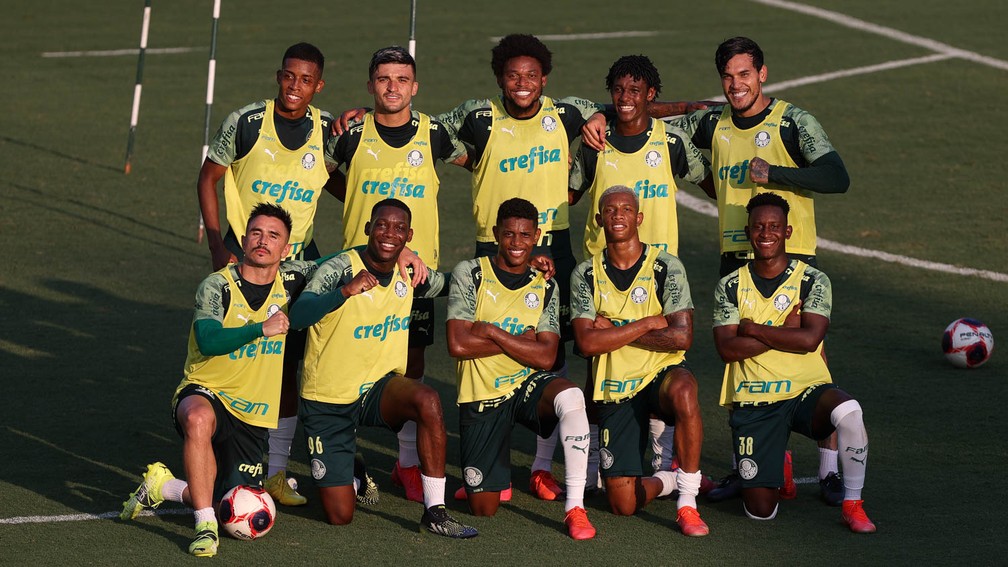 Jogadores do Palmeiras no treinamento desta segunda-feira — Foto: Cesar Greco / Ag. Palmeiras