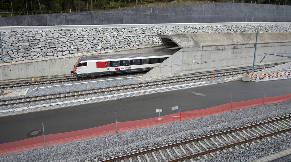  Túnel Gotthard: obra vai aumentar a velocidade no transporte de cargas pela Europa (Foto: Reprodução )
