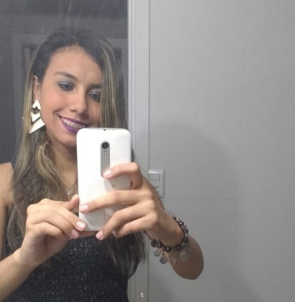 Jalille é universitária e a última imagem dela é indo em direção ao ponto de ônibus — Foto: Redes Sociais 