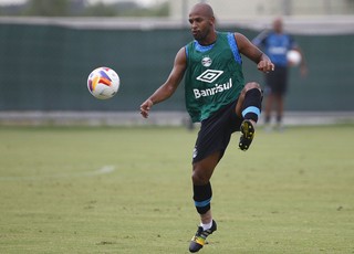 Lesão de Ramiro abre espaço para reedição de dupla nove anos depois