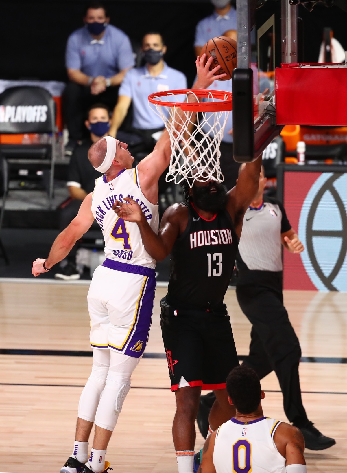 NBA tem briga de Westbrook e irmão de Rondo, LeBron irritado com bolada ...